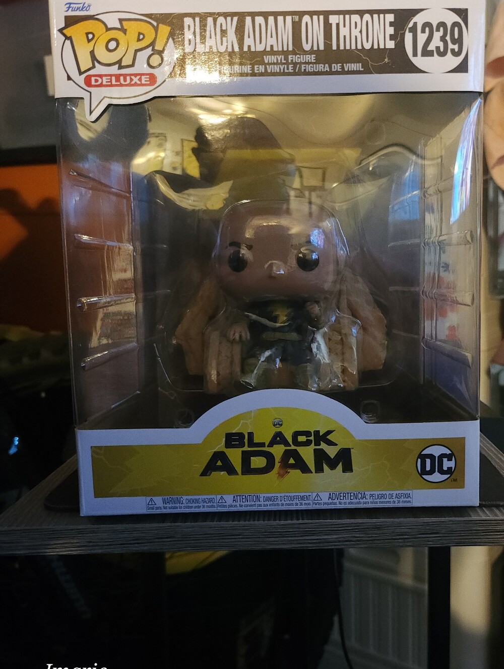 Funko POP! Deluxe: Black Adam - Black Adam on Throne